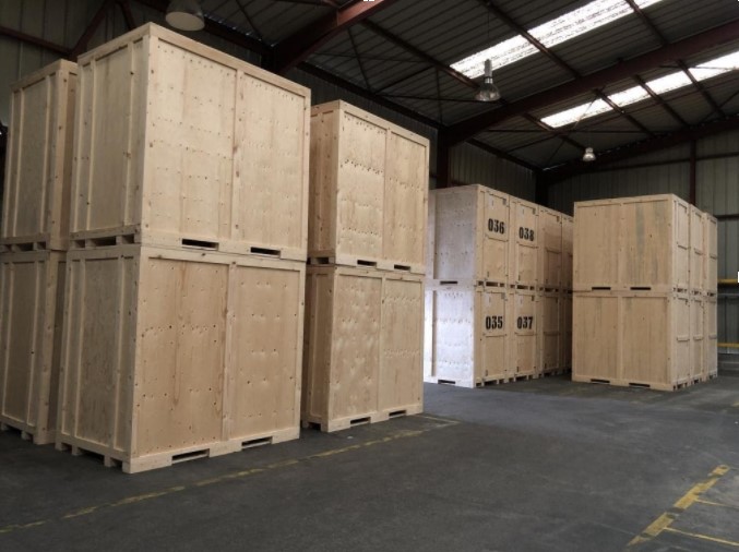 Garde-meubles sécurisés avec des containers protégés